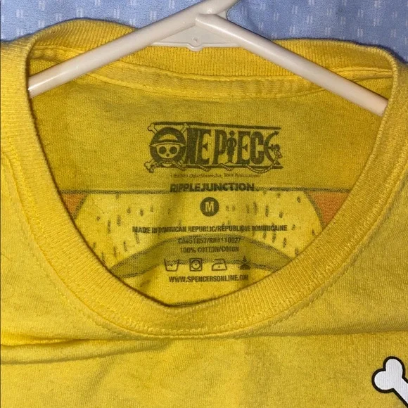 Yellow T shirt anime one piece - Picture 3 of 4